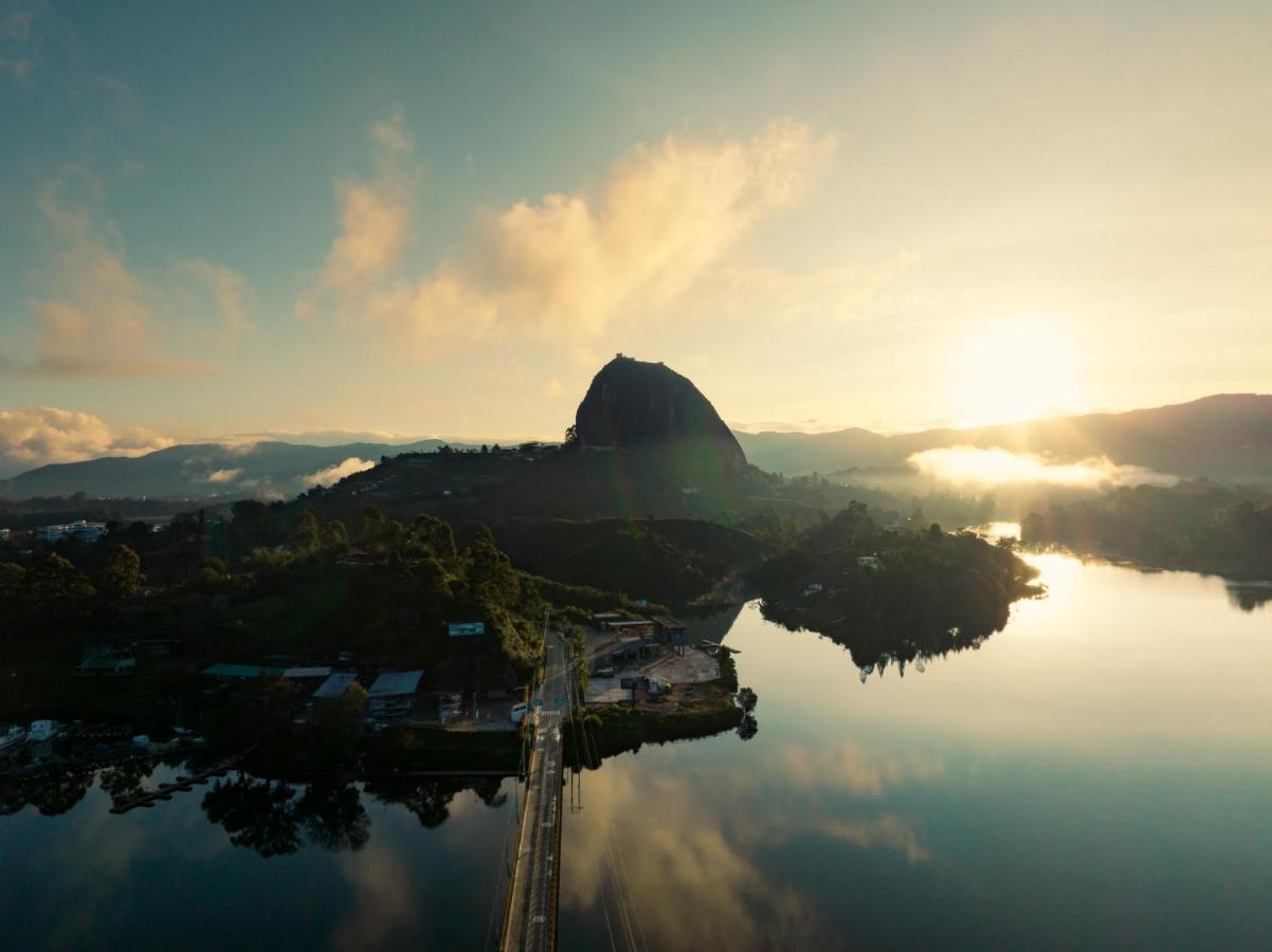 The Boato Hotel Гуатапе Экстерьер фото Aerial view of Mount Warning